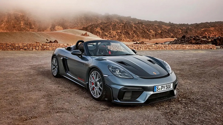 В Россию привезли Porsche 718 Spyder RS с 4,0-литровым мотором и продают по цене трех Land Cruiser 300